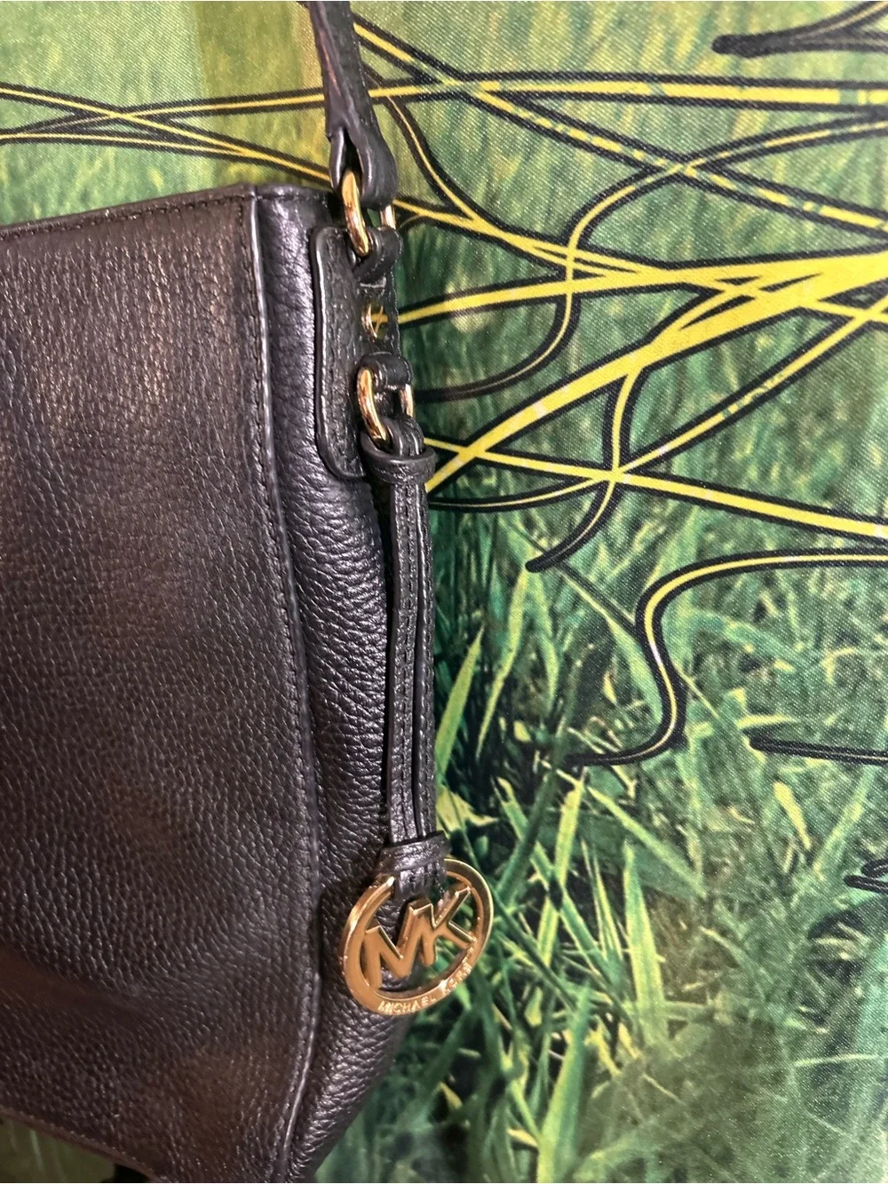 Michael Kors Black Leather Pebbled Tote with Gold Logo Plaque ~ EC